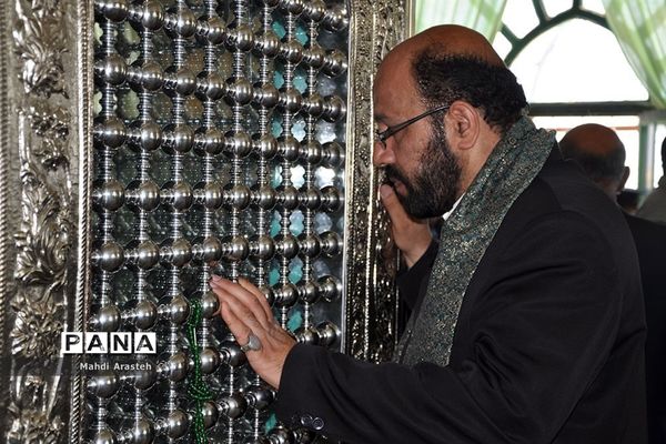 حضور کاروان زیر سایه خورشید در مزار بی بی صاحبه روستای نوزاد شهرستان درمیان