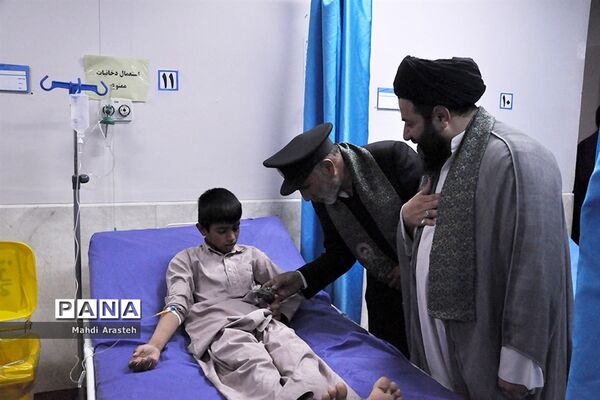 ورود کاروان خدام حرم مطهر رضوی به بیمارستان شهیدآتشدست نهبندان