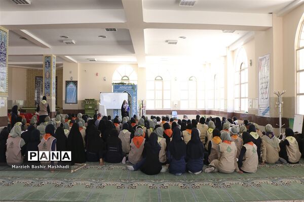 نخستین روز از اردوی دختران پیشتاز