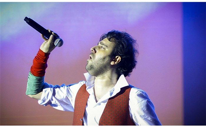 آهنگسازی هزار و هفتصد نفره برای کاوه آفاق