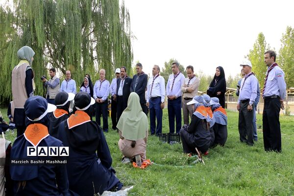 بازدید مسئولان اداره کل آموزش و پرورش کل فارس از اردو دختران پیشتاز