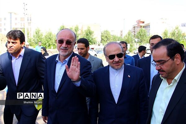 بازدید وزیر ورزش و جوانان و استاندار البرز از پروژه ورزشگاه 6 هزار نفری انقلاب کرج و افتتاح سالن چند منظوره ورزشی
