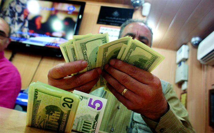 در خدمت و خیانت ارز مسافرتی