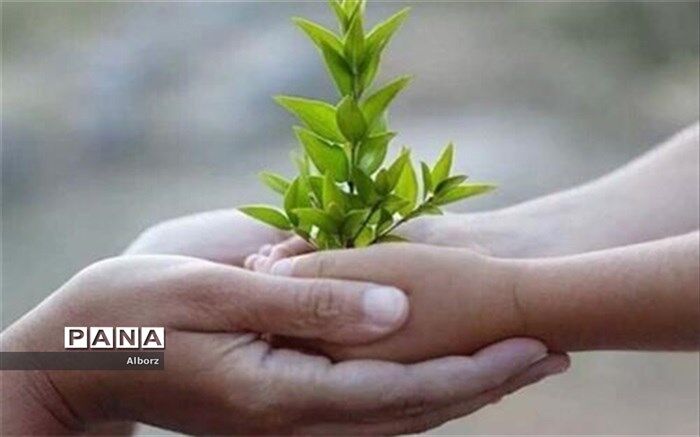 حامی ۳۴ یتیم البرزی: کمک به نیازمندان را در کودکی از پدرم آموختم