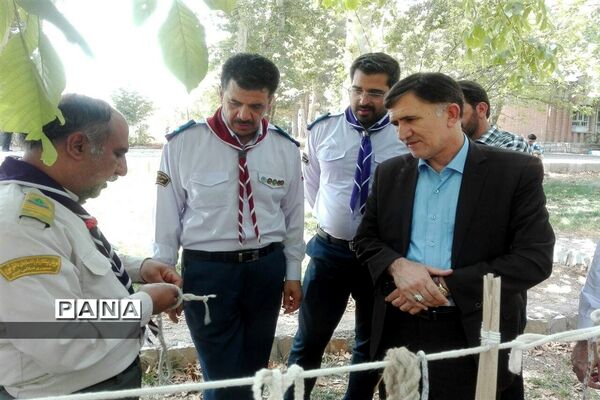 بازدید معاون پرورشی و فرهنگی از اردوی آمادگی اعضای پیشتاز درکرمانشاه