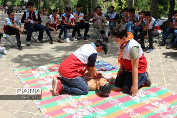 پیش اروی پیشتازان پسر قم در اردگاه ملا صدرا کهک برگزار شد