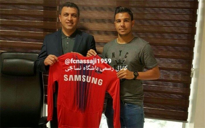 مهاجم سابق استقلال به نساجی پیوست