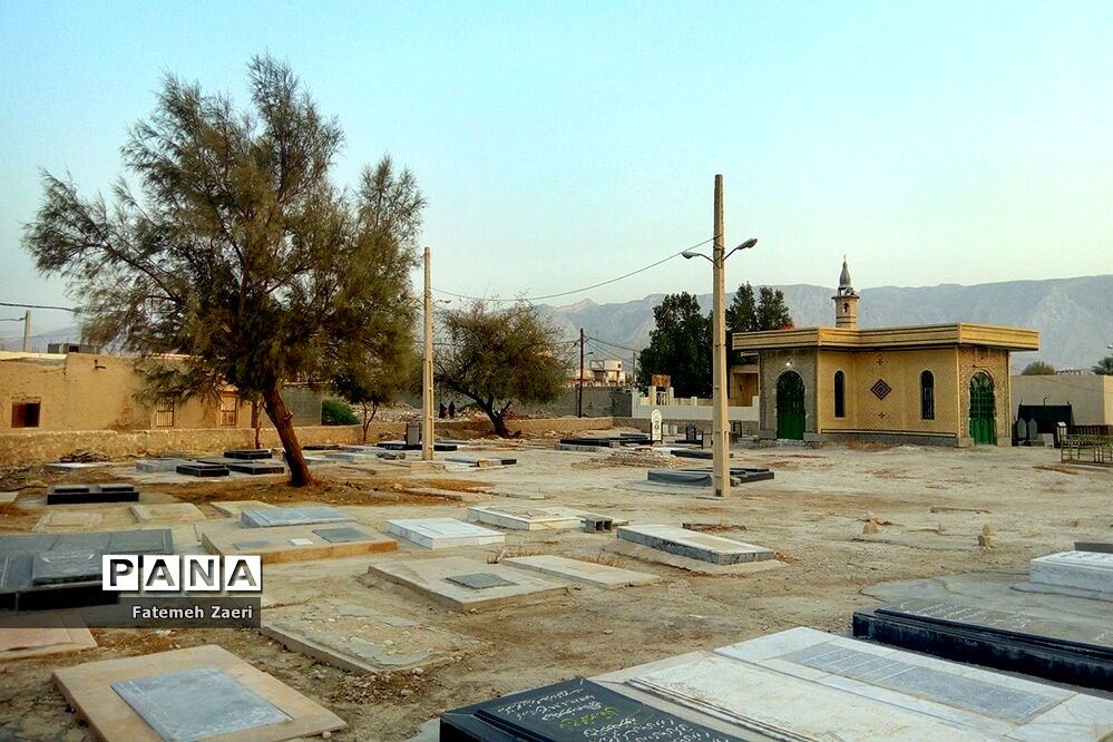 توقف بازسازی بقعه امام زاده نورالدین لامِرد فارس