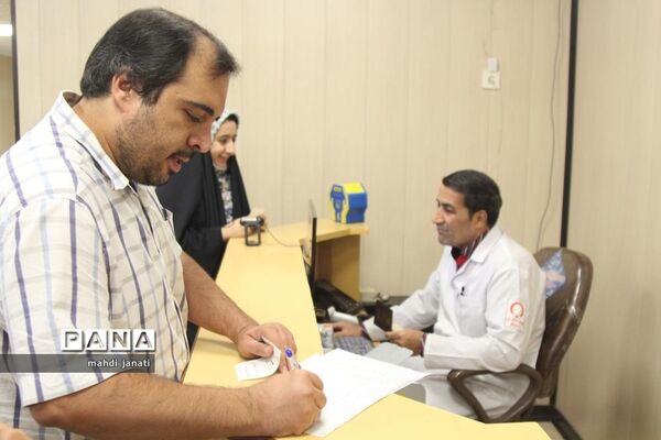 اهدای خون خبرنگاران قمی در روز اهدای خون و در آستانه روز خبرنگار