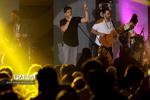 کنسرت فرزاد فرزین در ارومیه