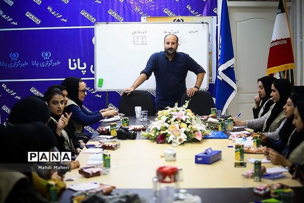 آموزش خبرنویسی و عکاسی خبری ویژه دانش آموزان شهرستان محمودآباد