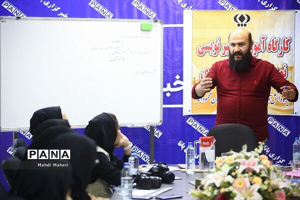 آموزش خبرنویسی و عکاسی خبری ویژه دانش آموزان شهرستان محمودآباد