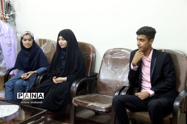 جلسه ابلاغ اعتبار نامه به نمایندگان منتخب شورای دانش آموزی استان همدان