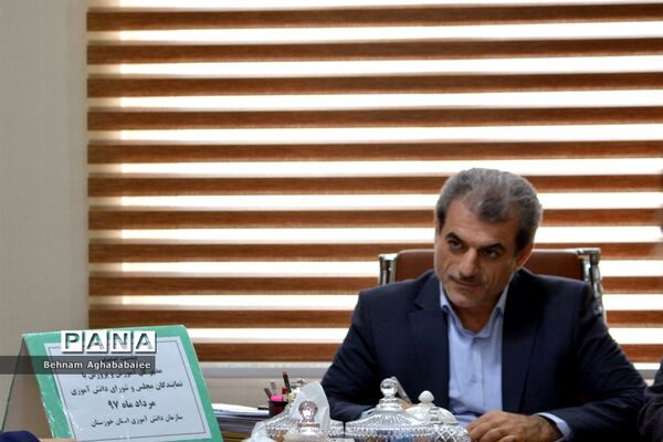 دیدار نمایندگان مجلس و مجمع دانش آموزی خوزستان با مدیرکل آموزش و پرورش و استاندار