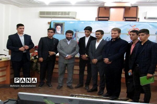 دیدار نمایندگان مجلس و مجمع دانش آموزی خوزستان با مدیرکل آموزش و پرورش و استاندار