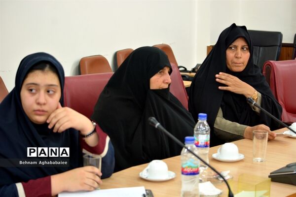 دیدار نمایندگان مجلس و مجمع دانش آموزی خوزستان با مدیرکل آموزش و پرورش و استاندار