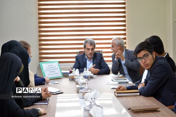 دیدار نمایندگان مجلس و مجمع دانش آموزی خوزستان با مدیرکل آموزش و پرورش و استاندار