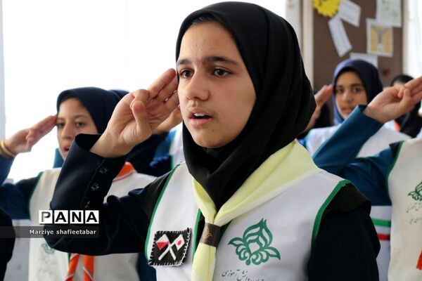 فراگیری آموزش‌های تخصصی تشکیلات دراردوی انتخابی وآمادگی اعضا پیشتازان دختر اعزامی به اردوی ملی