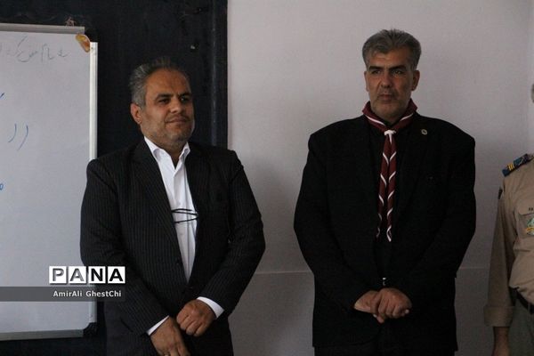 بازدید معاون پرورشی و رئیس سازمان دانش آموزی استان خراسان‌جنوبی از پیشتازان و اعضا سازمان دانش آموزی