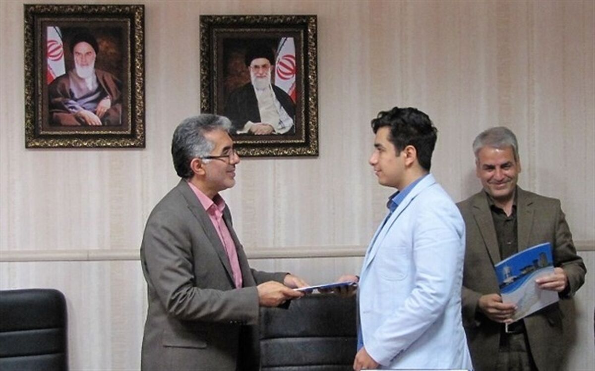 از حائزین رتبه های کشوری کنگره پرسش مهر ریاست محترم جمهور تقدیر شد