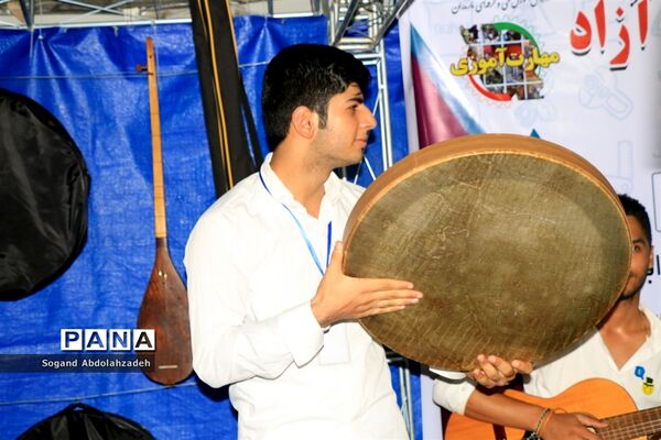 نمایشگاه مهارت‌آموزی در بوستان ملل ساری