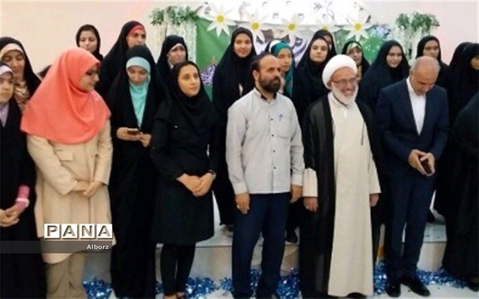 تجلیل از 250 دانش آموز منتخب مسابقات مصباح الهدی و قرآن، عترت و نماز