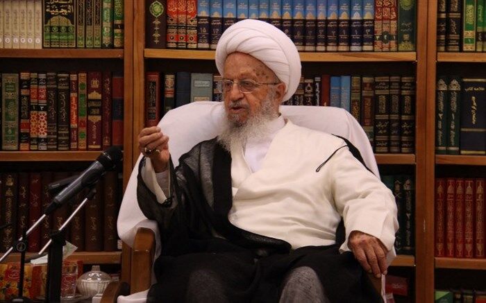 انتقادهمزمان آیت الله مکارم شیرازی  به دولت و قوه قضاییه