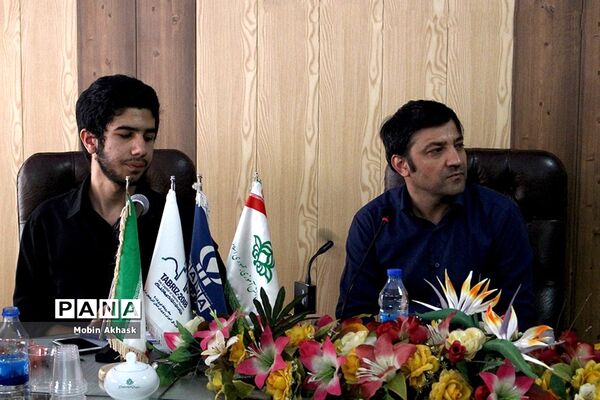 نشست صمیمی خبرنگاران پانا با علیرضا رنجی پور، بازیگر و طنز پرداز