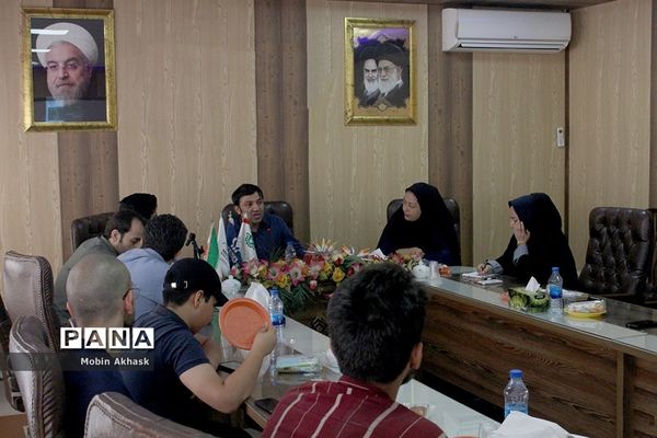 نشست صمیمی خبرنگاران پانا با علیرضا رنجی پور، بازیگر و طنز پرداز