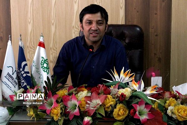 نشست صمیمی خبرنگاران پانا با علیرضا رنجی پور، بازیگر و طنز پرداز