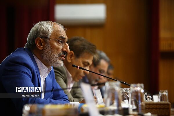بازدید وزیر آموزش و پرورش از پروژه‌های عمرانی استان کرمان
