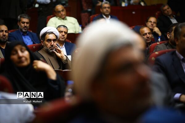 بازدید وزیر آموزش و پرورش از پروژه‌های عمرانی استان کرمان