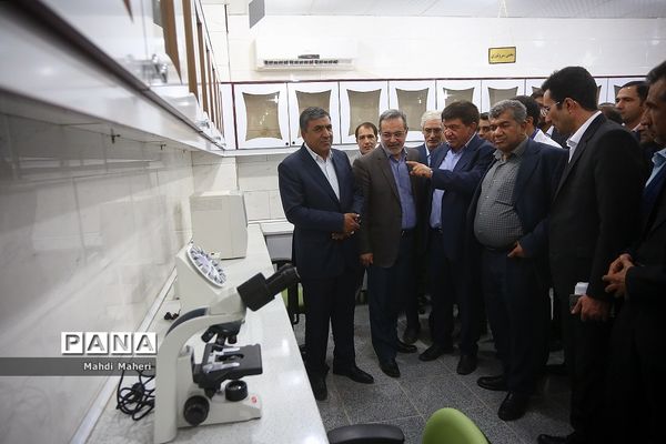 بازدید وزیر آموزش و پرورش از پروژه‌های عمرانی استان کرمان