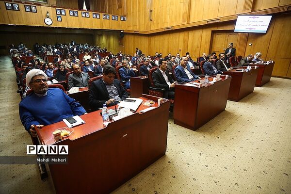 بازدید وزیر آموزش و پرورش از پروژه‌های عمرانی استان کرمان