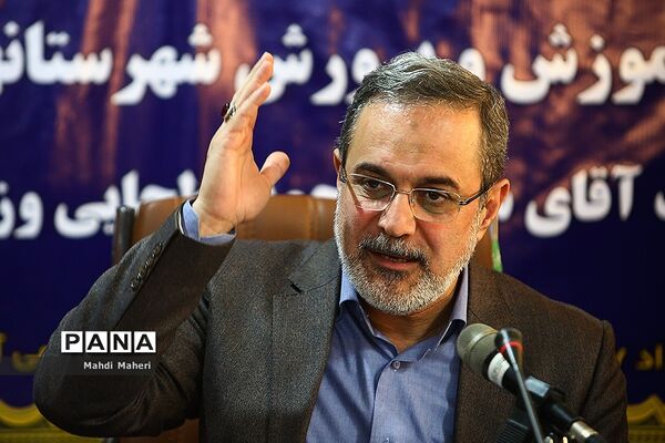 بازدید وزیر آموزش و پرورش از پروژه‌های عمرانی استان کرمان