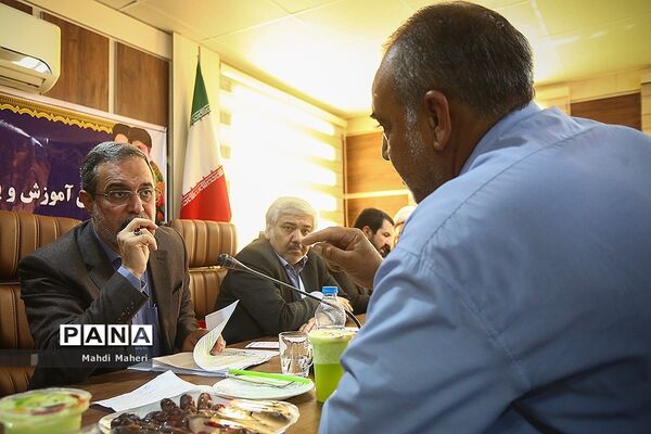 بازدید وزیر آموزش و پرورش از پروژه‌های عمرانی استان کرمان