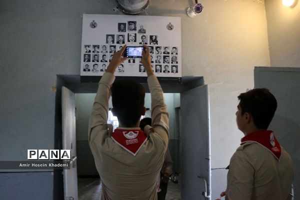 بازدید دانش آموزان پیشتاز هشتمین اردوی ملی از باغ موزه قصر