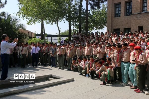 بازدید دانش آموزان پیشتاز هشتمین اردوی ملی از باغ موزه قصر