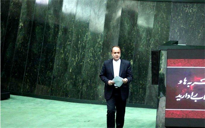 رئیس فراکسیون اصولگرایان مجلس:  شأن رئیس‌جمهوری در مجلس باید رعایت شود چراکه شأن او شأن مردم  است