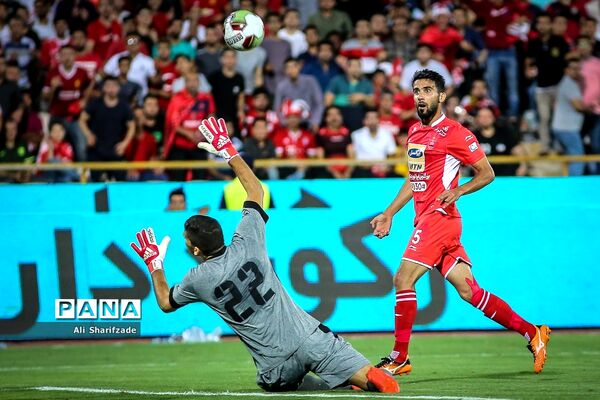 دیدار تیم های پرسپولیس و فولاد خوزستان