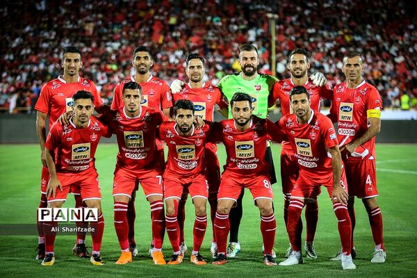 دیدار تیم های پرسپولیس و فولاد خوزستان