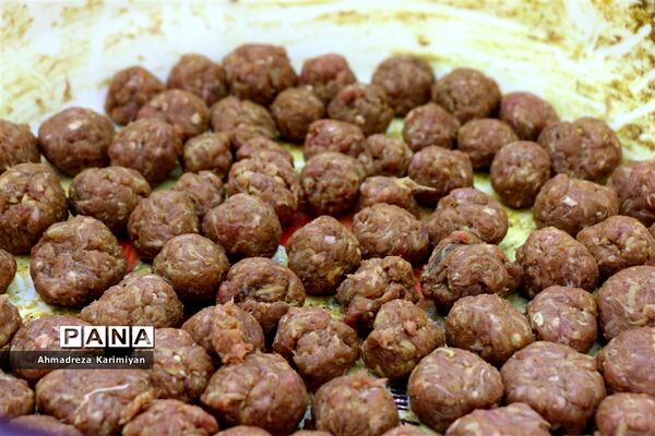 پخت ناهار در اردوی ملی پیشتازان پسر در اردوگاه باهنر تهران
