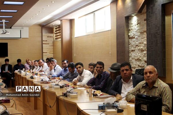 نشست شوراها و دهیاران شهرستان تبریز