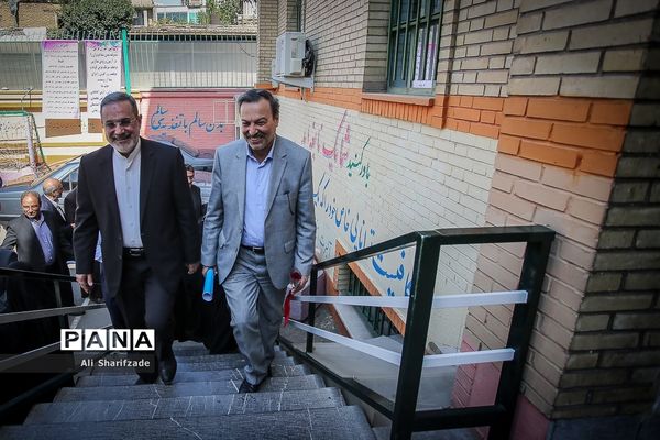 بازدید وزیر آموزش و پرورش از دبیرستان دخترانه متوسطه حضرت ولی عصر(مجری طرح ایران مهارت)