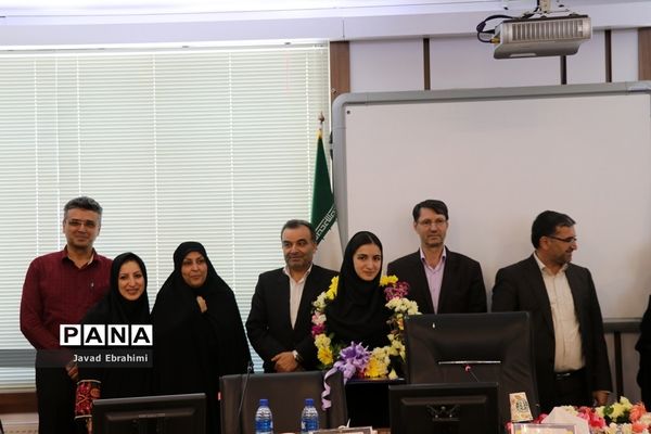 برگزاری جلسه تقدیر از رتبه های برتر کنکوری خراسان رضوی