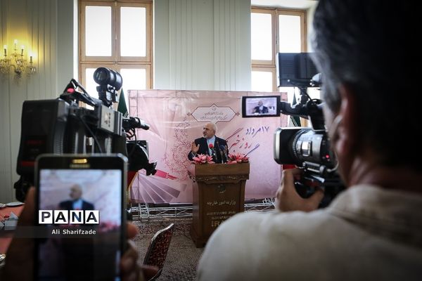 نشست وزارت امور خارجه با اصحاب رسانه به مناسبت روز خبرنگار