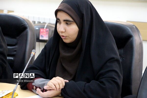 دیدار سرپرست اداره کل آموزش و پرورش خراسان جنوبی با نمایندگان نهمین دوره مجلس دانش آموزی