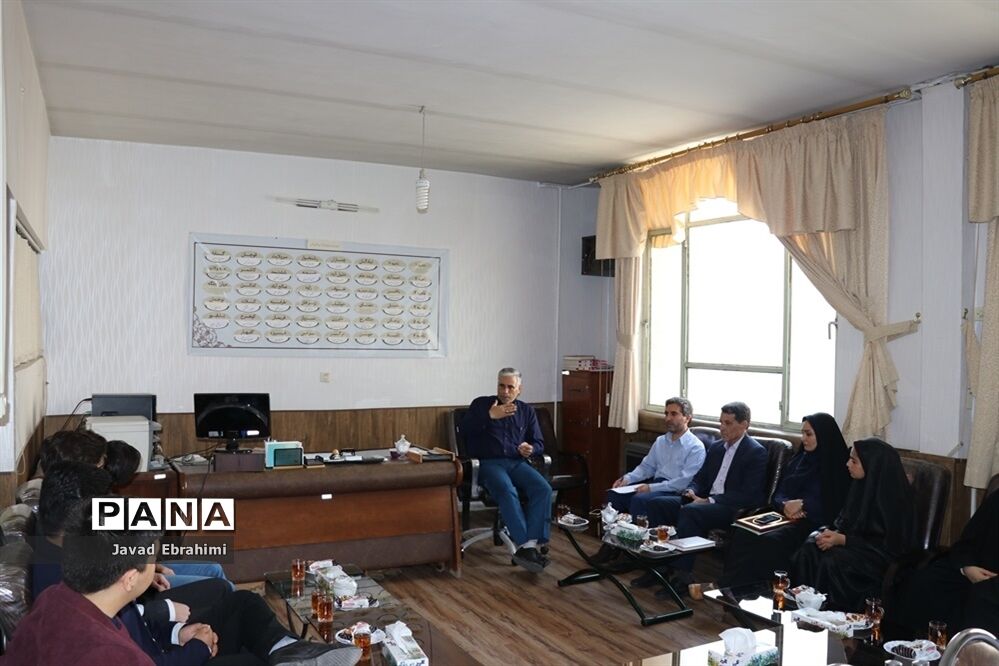 نشست نمایندگان مجلس دانش آموزی در سازمان دانش آموزی خراسان رضوی