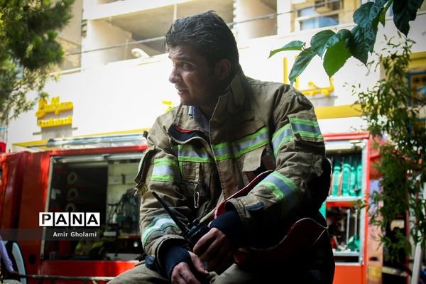 اطفا حریق ساختمان شرکت توسعه صنایع نفت قشم