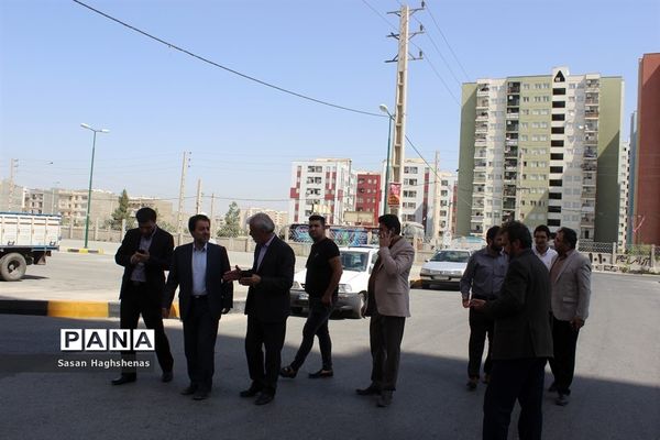 بازدید نماینده مجلس شورای اسلامی از پروژه های عمرانی، درمانی شهرک واوان در اسلامشهر